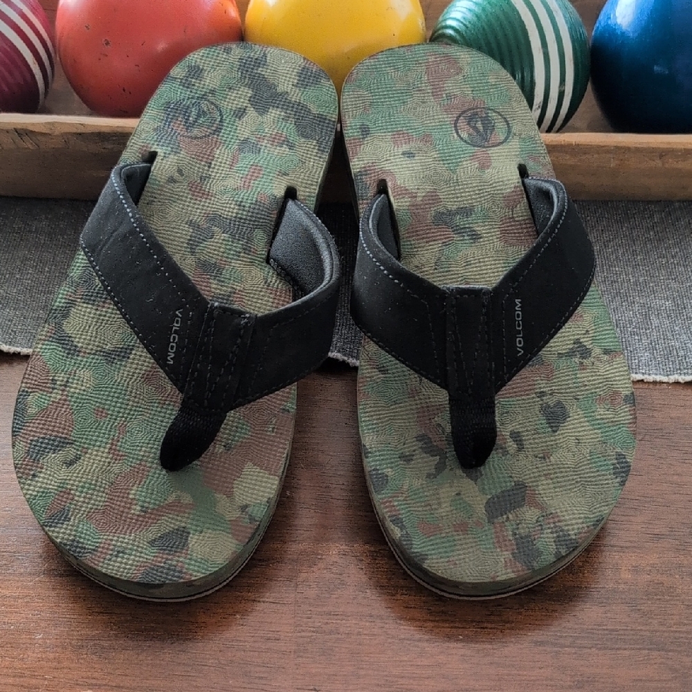 Volcom Green Camouflage Sandals with Black Straps